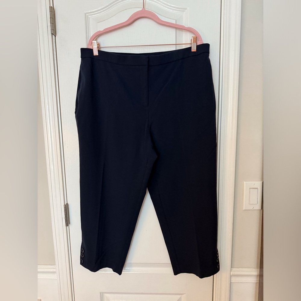 Sag Harbor Women’s Navy Capri Pants Sz 18